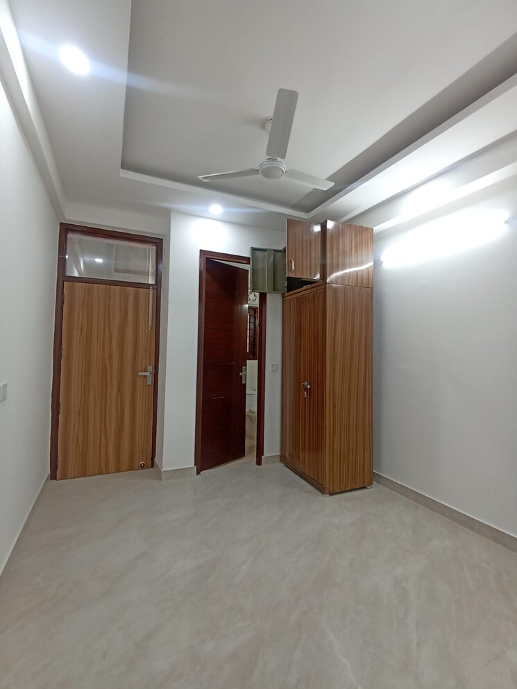 Room, freedom fighters enclave 2 Bedroom 1300 Sq.Ft. Builder Floor In Freedom Fighters Enclave Delhi 9326833
