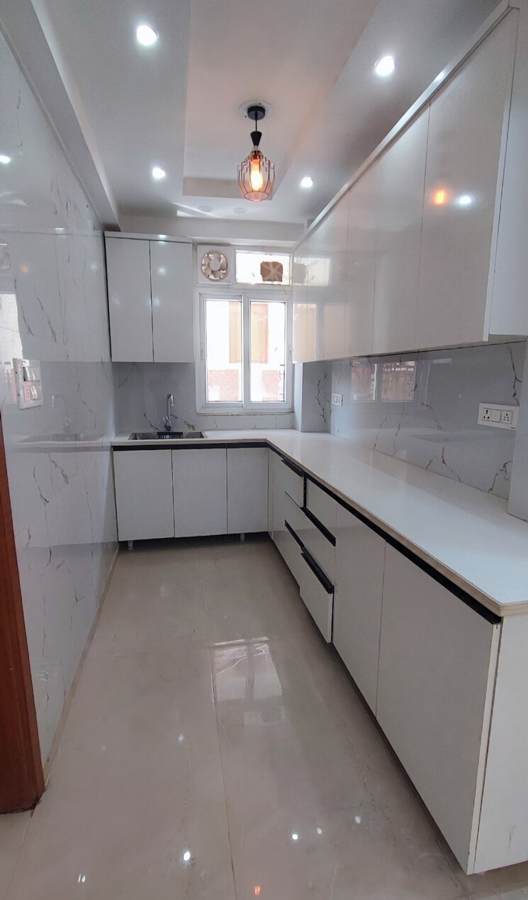 Kitchen, chattarpur 3 Bedroom 1200 Sq.Ft. Builder Floor In Chattarpur Delhi 9326870