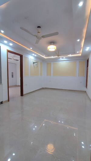 3 BHK Builder Floor For Rent in Chattarpur