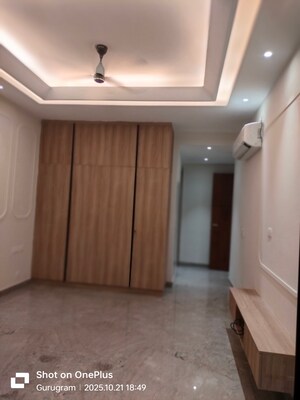 Room in 4 BHK Builder Floor at Sector 15 – for Rent