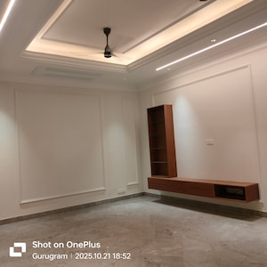 Room in 4 BHK Builder Floor at Sector 15 – for Rent