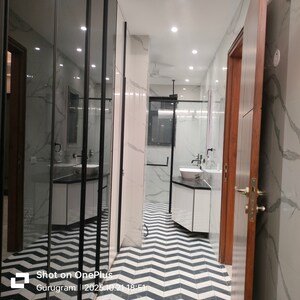  4 BHK Builder Floor at Sector 15 – for Rent