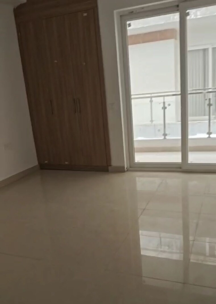 Room, emaar-mgf-emerald-hills 3 Bedroom 267 Sq.Yd. Apartment In Sector 65 Gurgaon 9326882