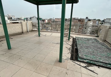Parking in 3 BHK Builder Floor at South Extension I – for Sale