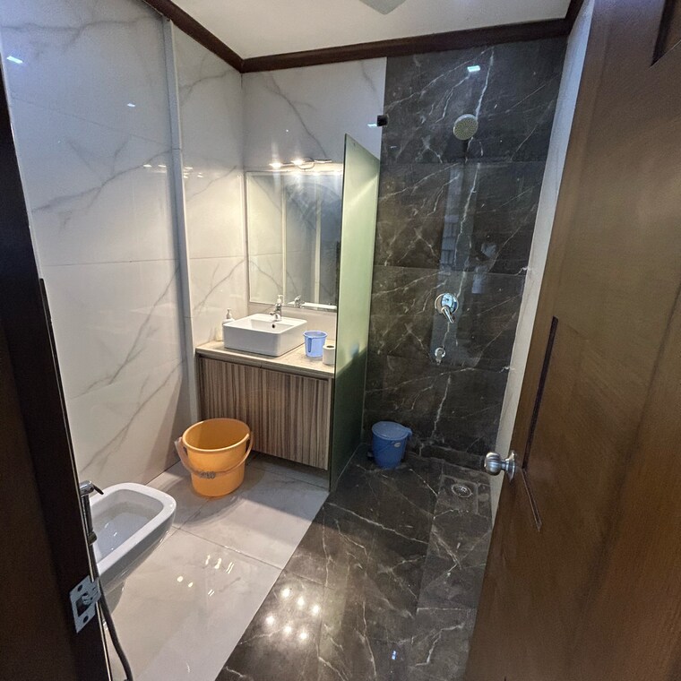 Bathroom, south extension i 3 Bedroom 1800 Sq.Ft. Builder Floor In South Extension I Delhi 9326808