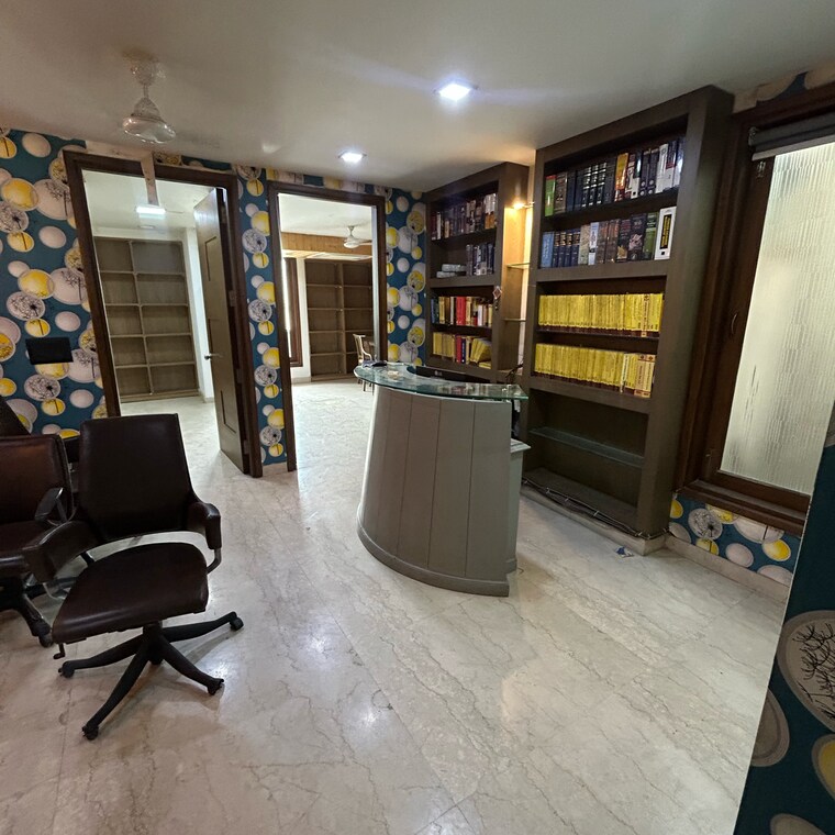 Gym, south extension i 3 Bedroom 1800 Sq.Ft. Builder Floor In South Extension I Delhi 9326808