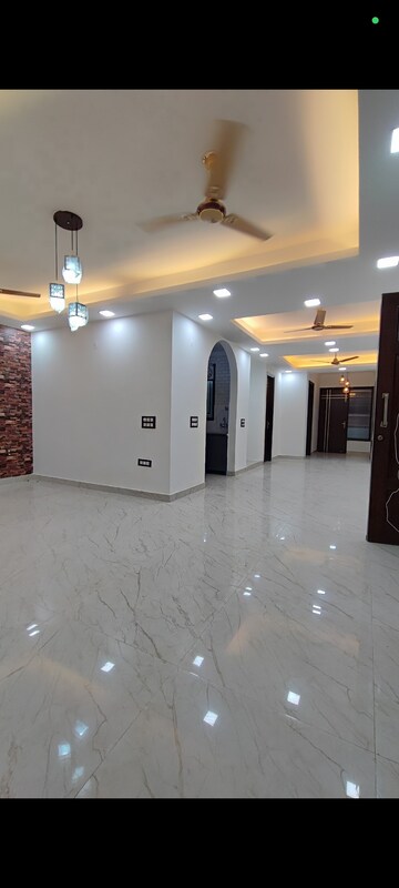 4 BHK Builder Floor For Rent in Chattarpur