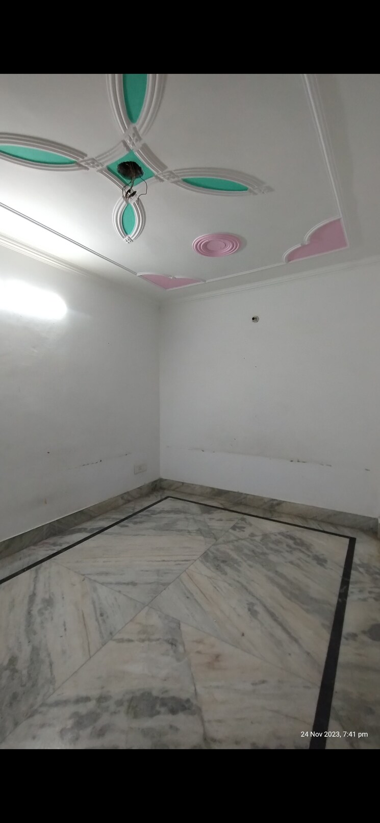 Room, uttam nagar 2 Bedroom 75 Sq.Yd. Builder Floor In Uttam Nagar Delhi 9326974