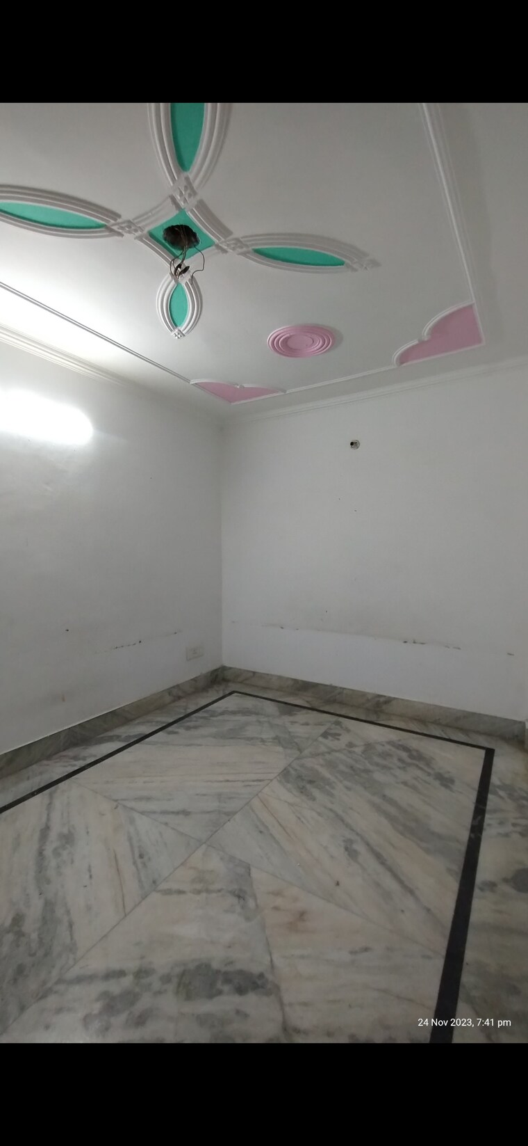 Room, uttam nagar 2 Bedroom 75 Sq.Yd. Builder Floor In Uttam Nagar Delhi 9326974