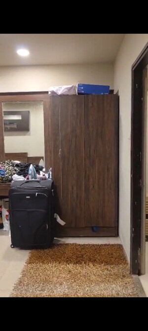 Furnished Amenities in 2 BHK Apartment at Suba Zircon, Andheri East – for Rent