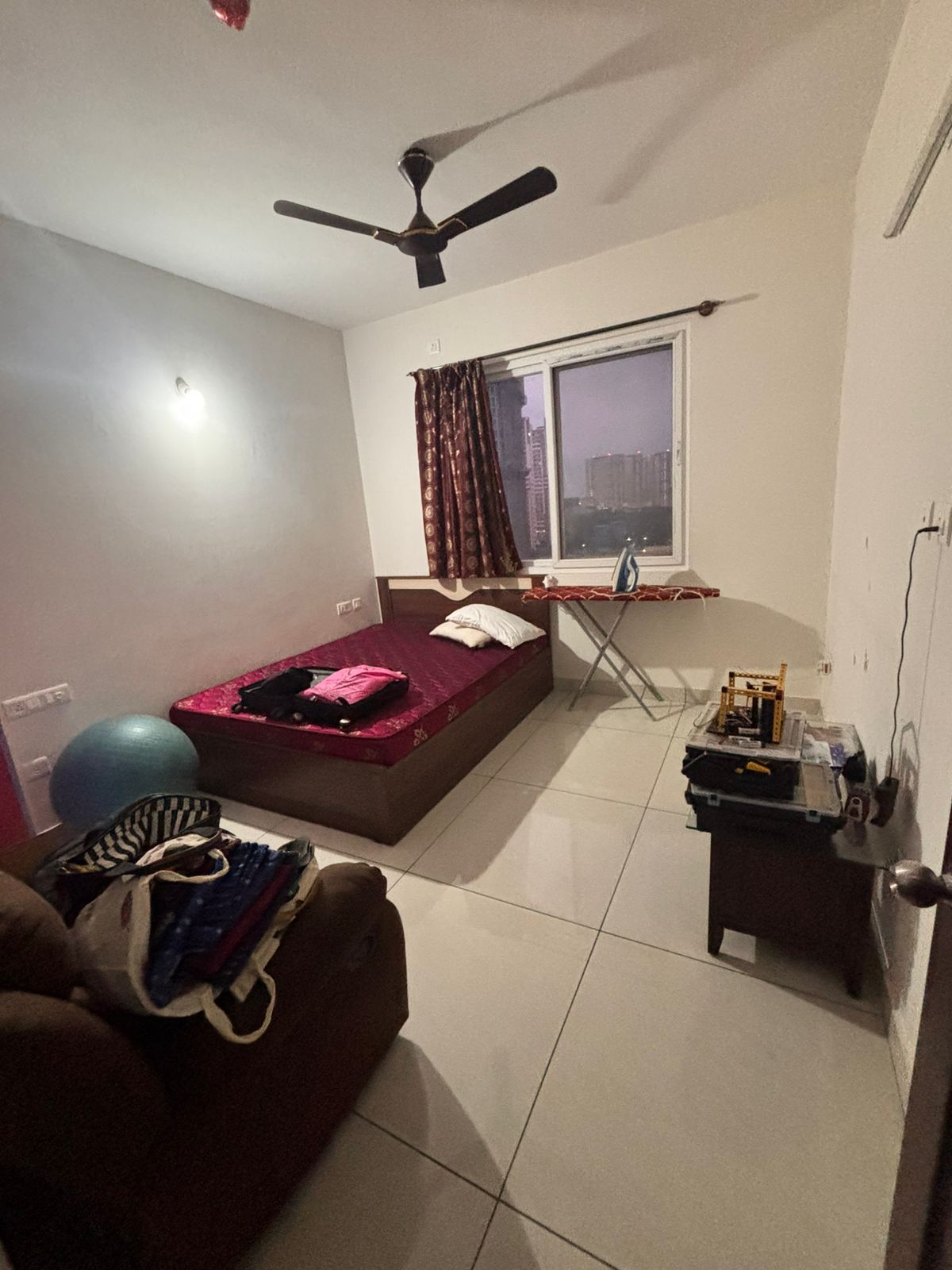 3 BHK Apartment For Rent in Prestige Lakeside Habitat