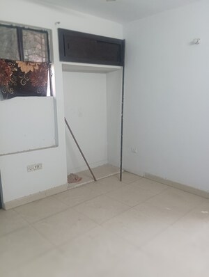 Room in 2.5 BHK Apartment at RWA Vasundhara Sector 4A, Vasundhara Sector 4 – for Rent