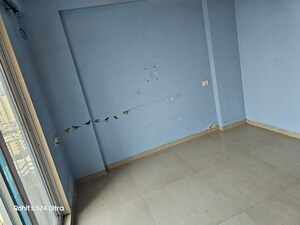 Room in 3 BHK Apartment at Vijay Nakshatra, Ghodbunder Road – for Rent