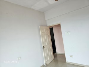 Room in 3 BHK Apartment at Vijay Nakshatra, Ghodbunder Road – for Rent