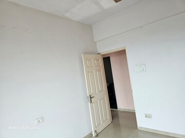 Room in 3 BHK Apartment at Vijay Nakshatra, Ghodbunder Road – for Rent