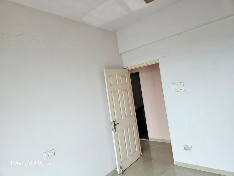 Room, vijay-nakshatra 3 Bedroom 1400 Sq.Ft. Apartment In Ghodbunder Road Thane 9327022