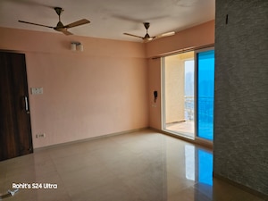 Room in 3 BHK Apartment at Vijay Nakshatra, Ghodbunder Road – for Rent