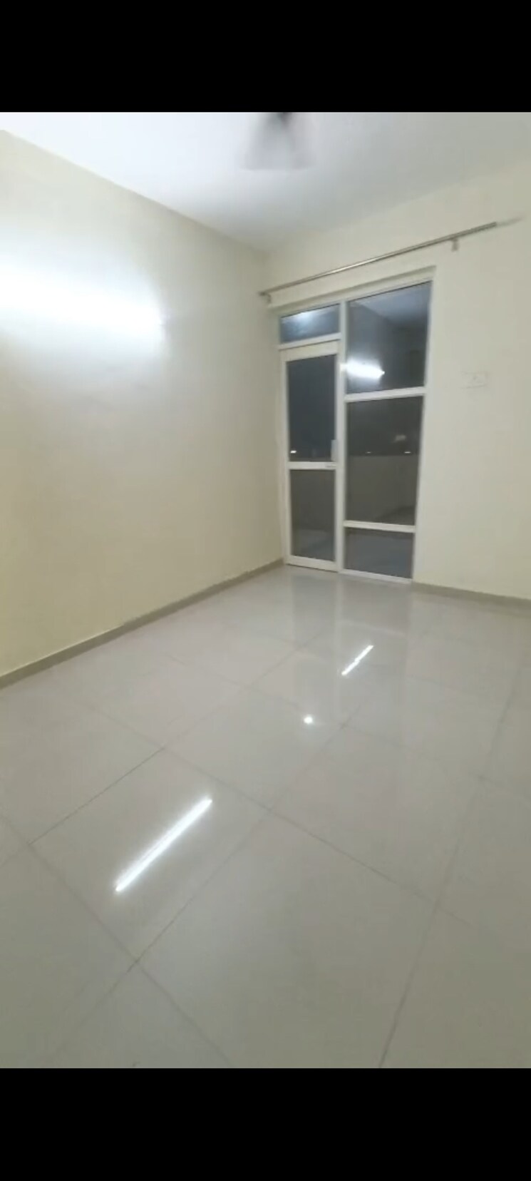 Room, pyramid-pride 2 Bedroom 680 Sq.Ft. Apartment In Sector 76 Gurgaon 9327048