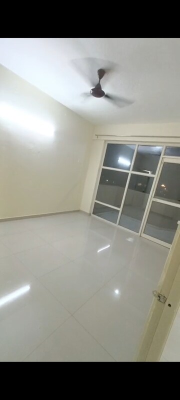 Room in 2 BHK Apartment at Pyramid Pride, Sector 76 – for Rent