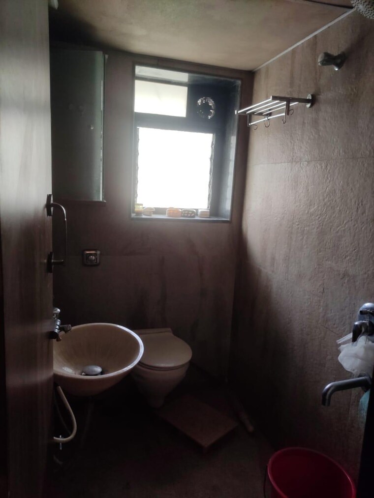 Bathroom, adarsh-nagar-chs-worli 1 RK 280 Sq.Ft. Apartment In Worli Mumbai 9327081