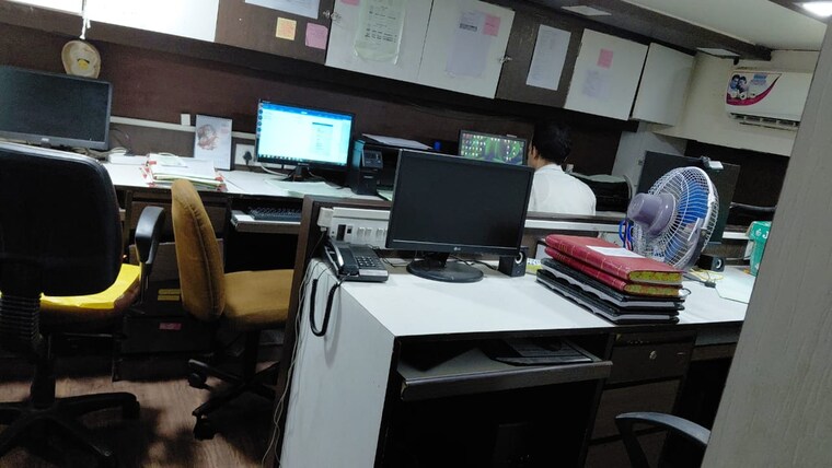 Team Area, bbd bagh Commercial Office Space 1000 Sq.Ft. In Bbd Bagh Kolkata 9327091