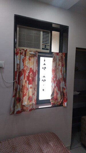 2 BHK Penthouse For Rent in Malad West