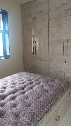 Bedroom in 2 BHK Penthouse at Malad West – for Rent