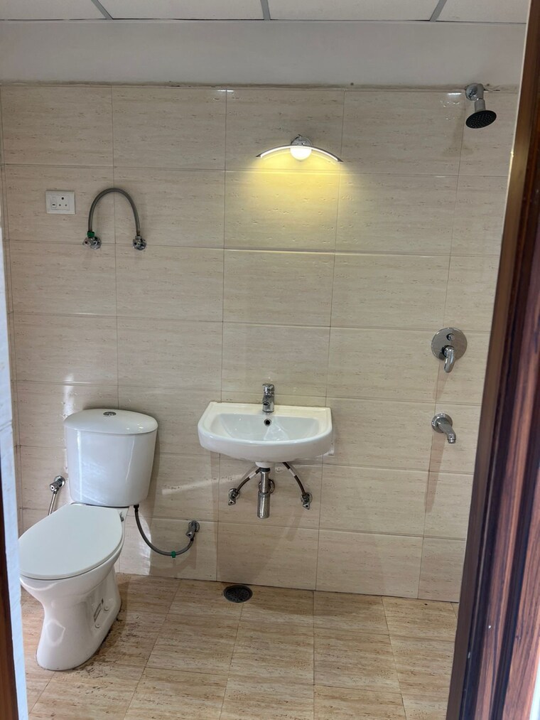 Bathroom, nk-sharma-savitry-greens-2 3 Bedroom 1540 Sq.Ft. Apartment In Ghazipur Zirakpur 9327225