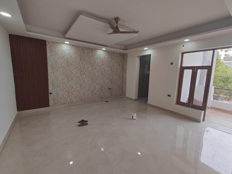 Room, green fields colony 4 Bedroom 4051 Sq.Ft. Builder Floor In Green Fields Colony Faridabad 9327355