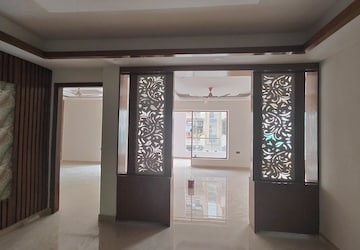 Room in 4 BHK Builder Floor at Green Fields Colony – for Sale