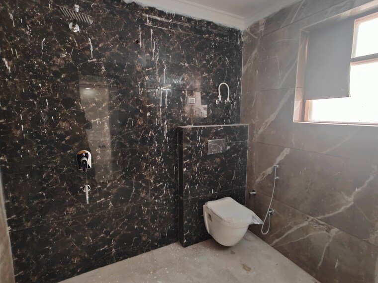 Bathroom, green fields colony 4 Bedroom 4051 Sq.Ft. Builder Floor In Green Fields Colony Faridabad 9327355