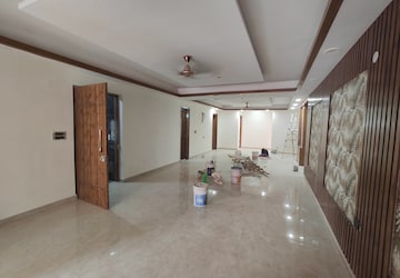Room in 4 BHK Builder Floor at Green Fields Colony – for Sale