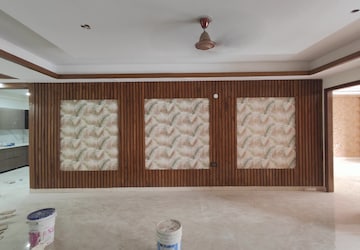 Room in 4 BHK Builder Floor at Green Fields Colony – for Sale