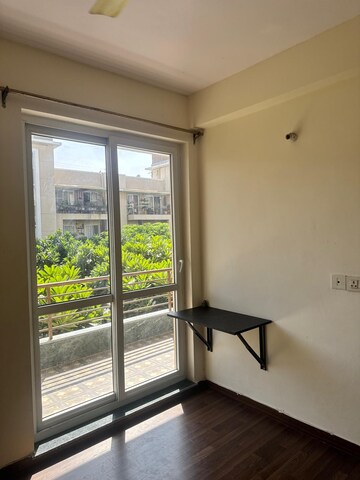 Room in Studio Apartment at DLF Bella Greens, Begur – for Rent