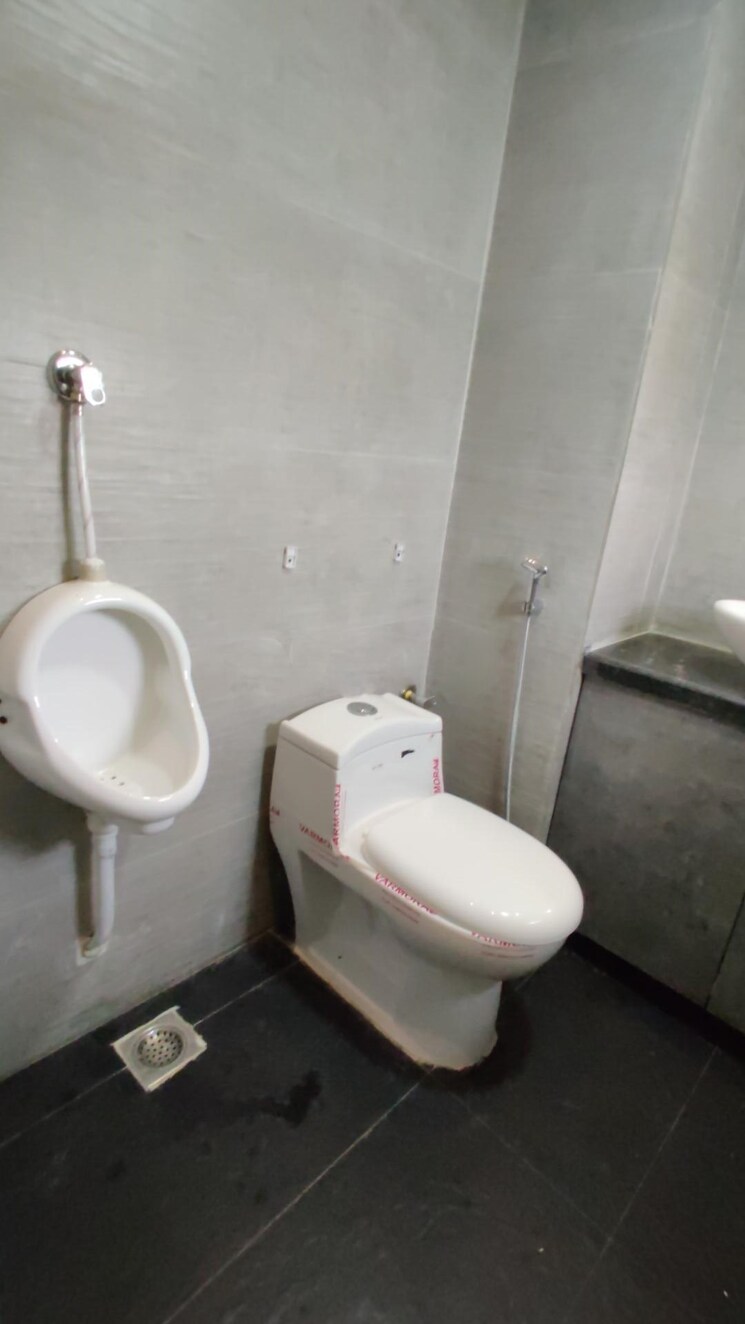 Bathroom, balewadi Commercial Office Space 2200 Sq.Ft. In Balewadi Pune 9327445