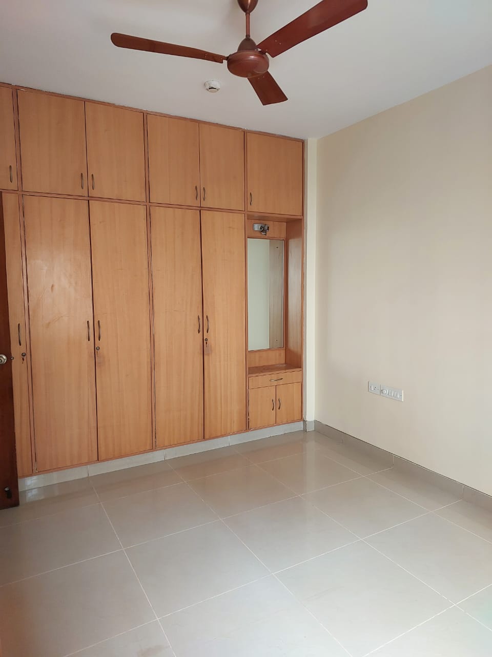 3 BHK Apartment For Sale in HM World City