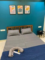 4 BHK 1400 Sq.Ft. Builder Floor in Lake Gardens