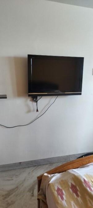 Furnished Amenities in 2 BHK Apartment at Powai Cosmopolitan CHS, Powai – for Rent