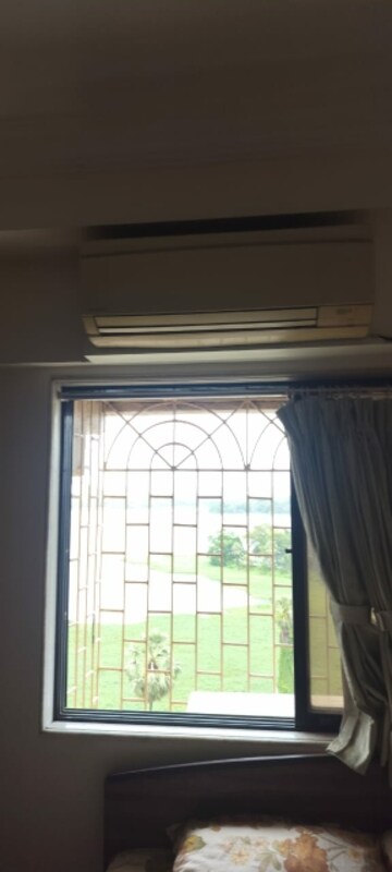 Room in 2 BHK Apartment at Powai Cosmopolitan CHS, Powai – for Rent