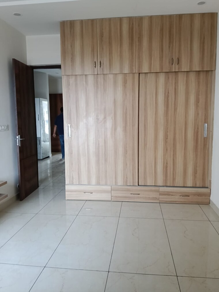 Room, pir machalla 3 Bedroom 1250 Sq.Ft. Apartment In Pir Machalla Zirakpur 9327503