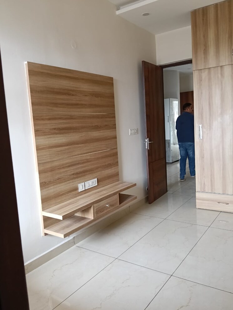 Room, pir machalla 3 Bedroom 1250 Sq.Ft. Apartment In Pir Machalla Zirakpur 9327503