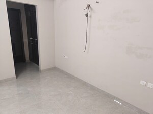 Room in 4 BHK Apartment at Sector 33a Noida – for Rent