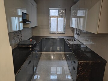 Kitchen in 4 BHK Apartment at Sector 33a Noida – for Rent