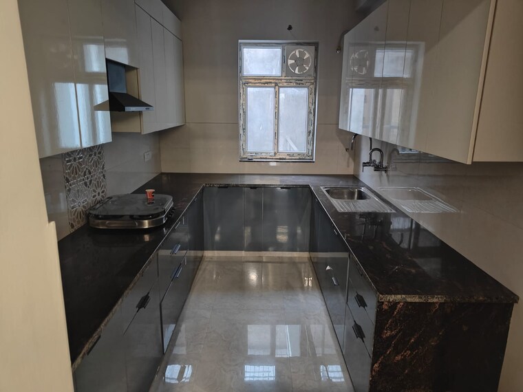 Kitchen, sector 33a noida 4 Bedroom 2520 Sq.Ft. Apartment In Sector 33a Noida Noida 9327533