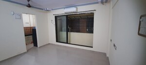 Room in 1 RK Apartment at Om Fiona Apartment, Kopar Khairane – for Sale