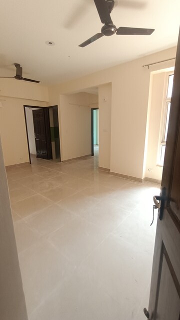 2 BHK Apartment For Rent in Supertech Cape Town, Sector 74