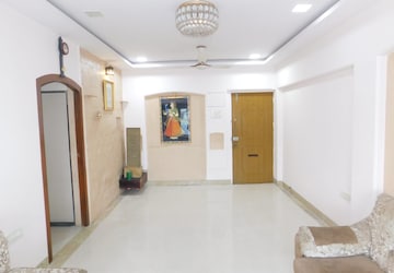 Room in 2.5 BHK Apartment at Gaur Yamuna City Gaur Suites, Gaur Yamuna City – for Sale