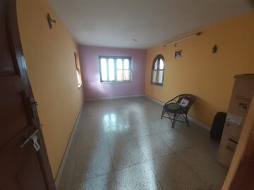 Room in 5 BHK Independent House at Behala – for Sale