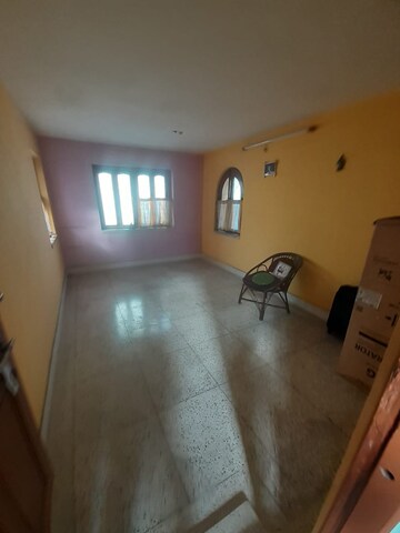 Room in 5 BHK Independent House at Behala – for Sale
