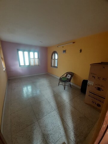 Room in 5 BHK Independent House at Behala – for Sale
